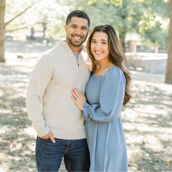 Meet Your Posher, Lizzi - Picture 2 of 3